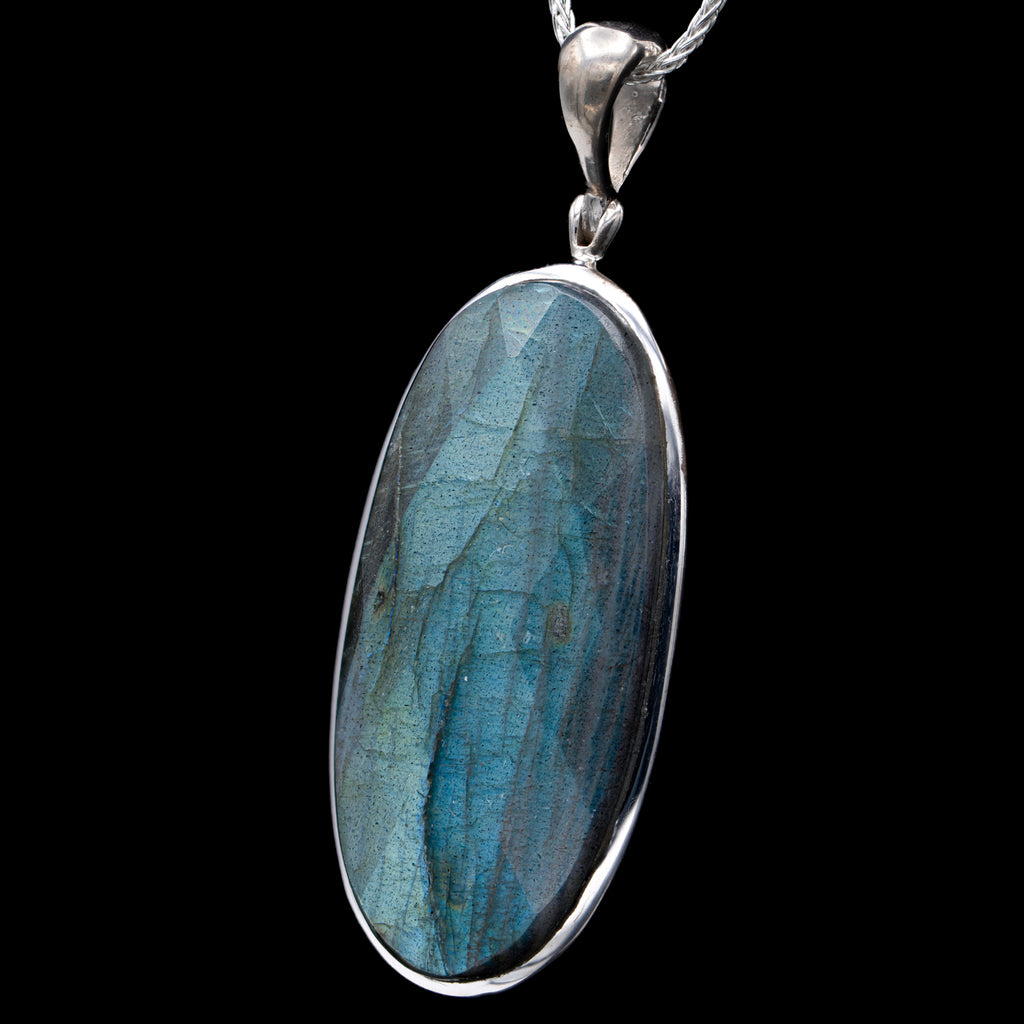 Ciondolo in argento sterling con nodo celtico in labradorite Ciondolo in argento sterling con nodo celtico in labradorite