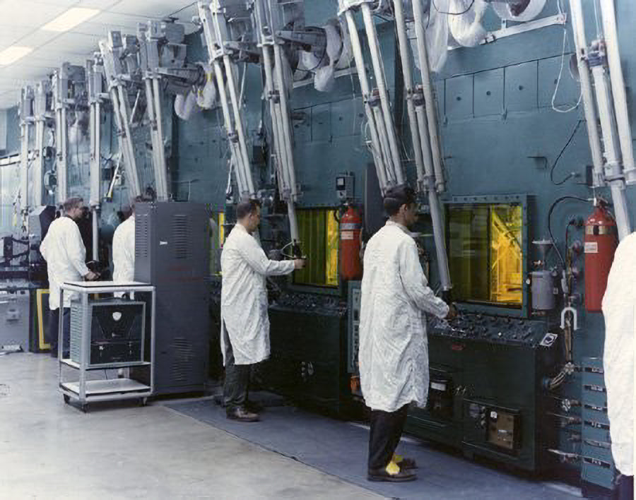 Manhattan Project Shield Window Full Window 54