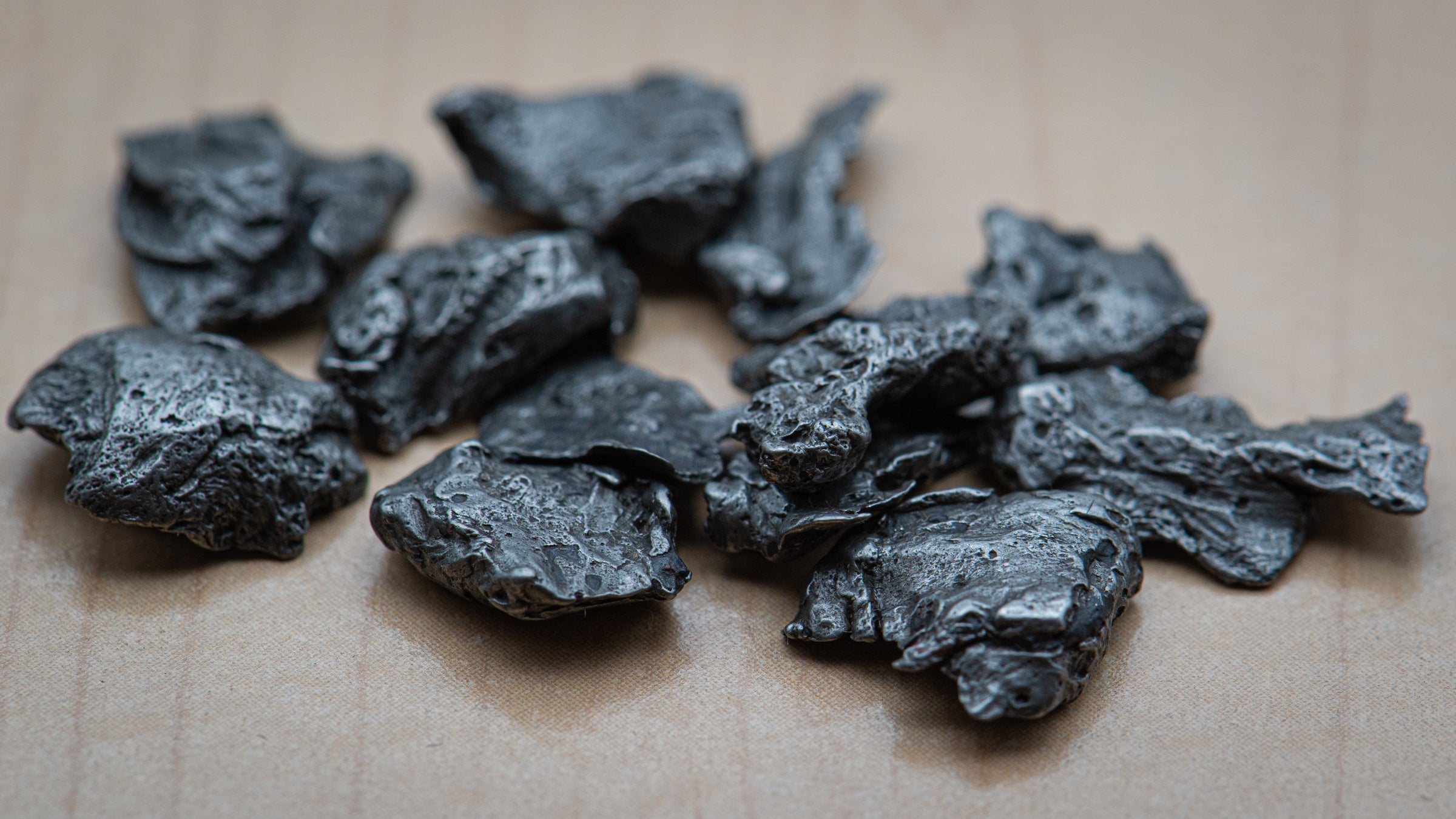 隕石 Sijoté-Alín. 189gr. Sikhote Alin Meteorite Collectible Specimen, Includes Display Case
